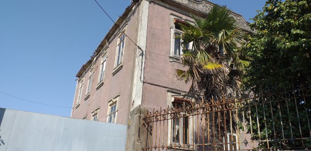 19 CENTURY HOUSING VILA NOVA DE GAIA / PORTO